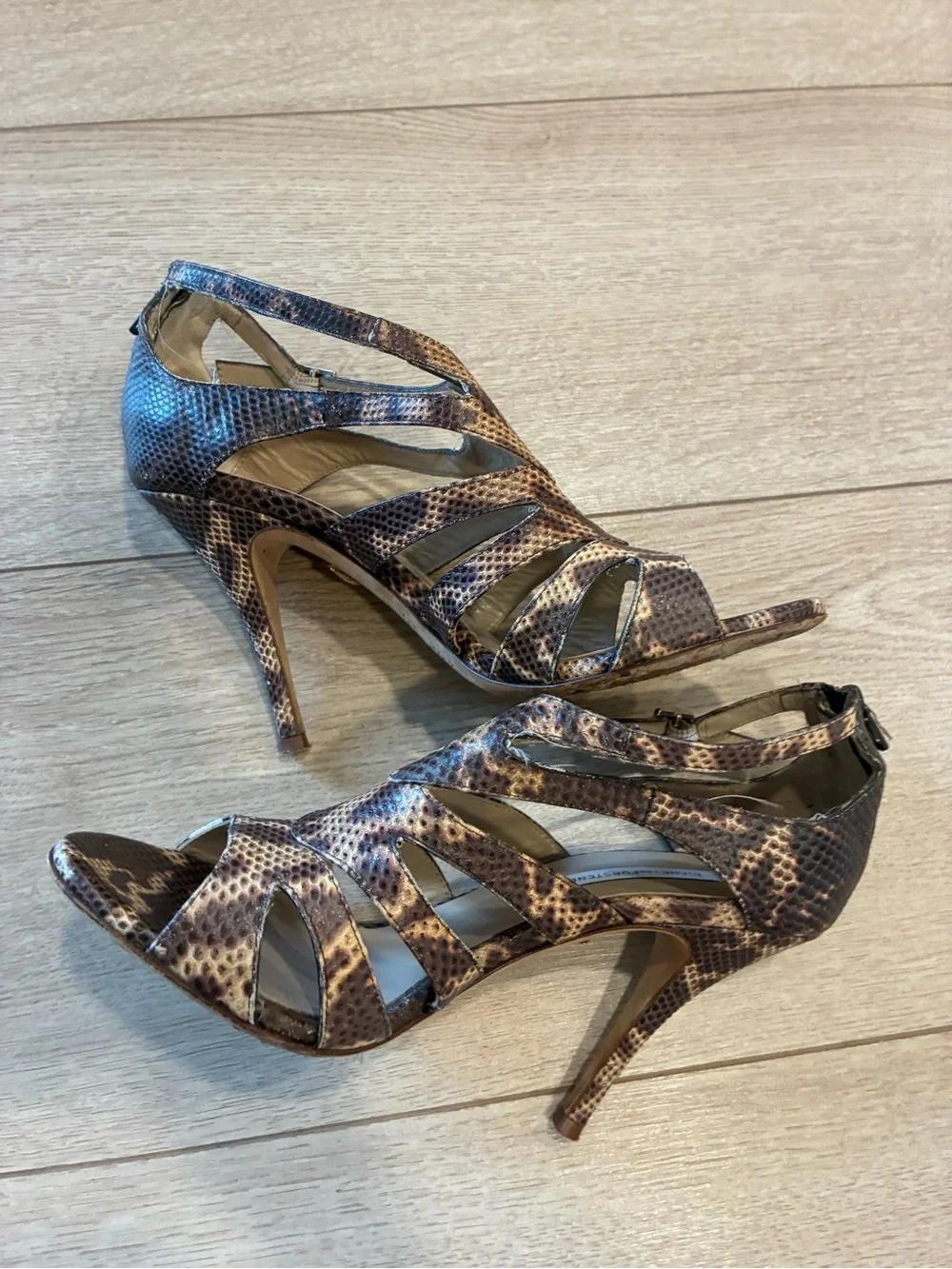 Diane Von Furstenberg Women’s Strappy Brown Snakeskin Stiletto Heel Size 7